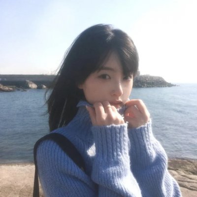 三女性